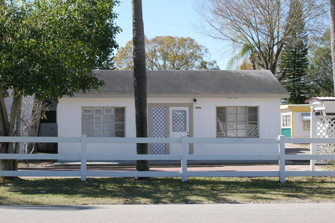 Sunshine Garden Mobile Home Park in St. Petersburg, FL - Building Photo