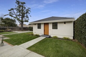 1438 Columbus Ave in Burlingame, CA - Building Photo - Building Photo