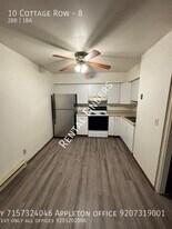 10 Cottage Row in Marinette, WI - Building Photo