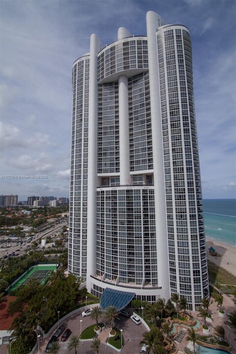 18101 Collins Ave, Unit #1803 in Sunny Isles Beach, FL - Building Photo