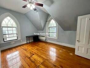 139 Hillside St, Unit AA in Boston, MA - Building Photo - Building Photo