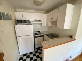 710 Commonwealth Ave, Unit 1 in Boston, MA - Building Photo