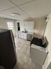 87 Highland Ave, Unit 1st floor in Westfield, MA - Building Photo - Building Photo