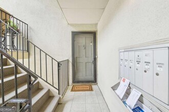 72 Montre Square NW in Atlanta, GA - Building Photo - Building Photo