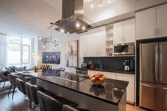 339 Adelaide St E in Toronto, ON - Building Photo - Building Photo