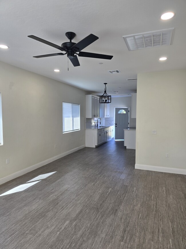 310 Ohio Dr in Bakersfield, CA - Building Photo - Building Photo