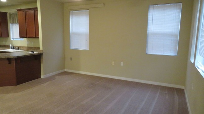 1613 Burnside Pl in Dupont, WA - Building Photo - Building Photo