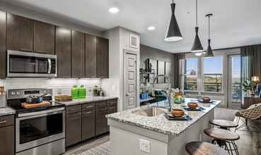 6200 E Riverside Dr in Austin, TX - Building Photo - Building Photo