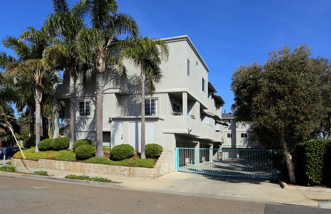 Casa del Rey Mar in Oceanside, CA - Building Photo - Building Photo