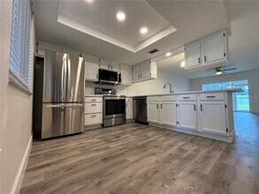 2300 Bancroft Cir S in Palm Harbor, FL - Building Photo - Building Photo