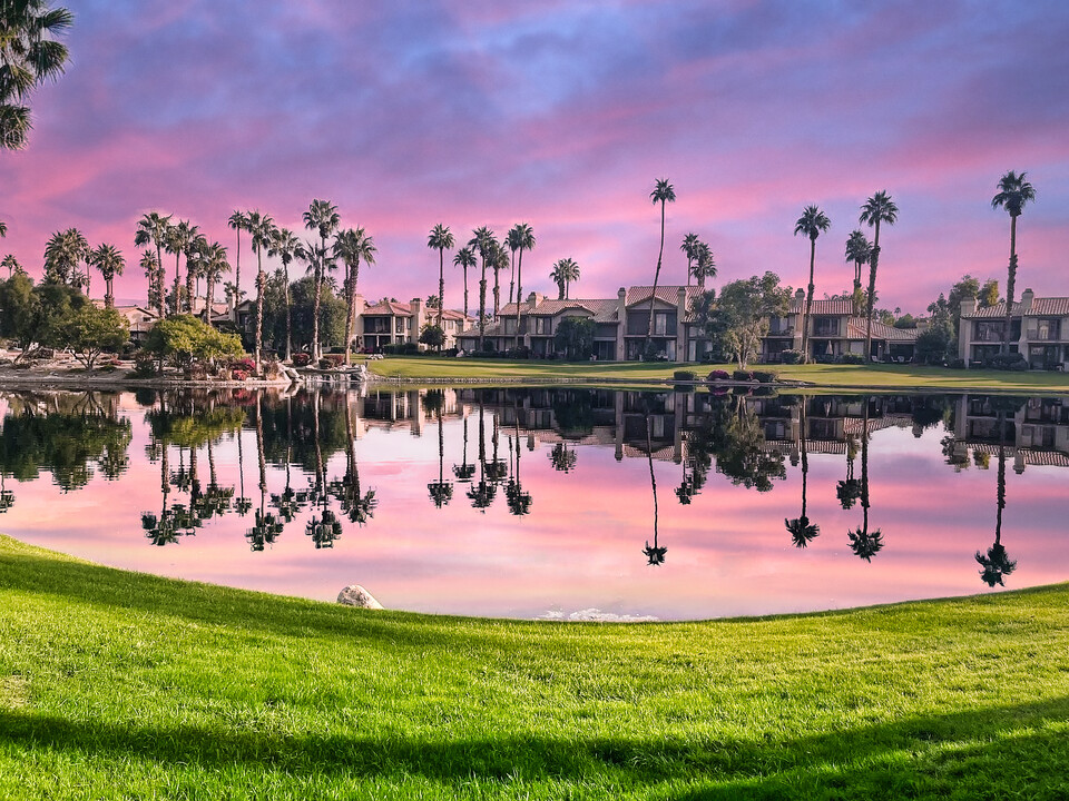 55504 Firestone in La Quinta, CA - Foto de edificio