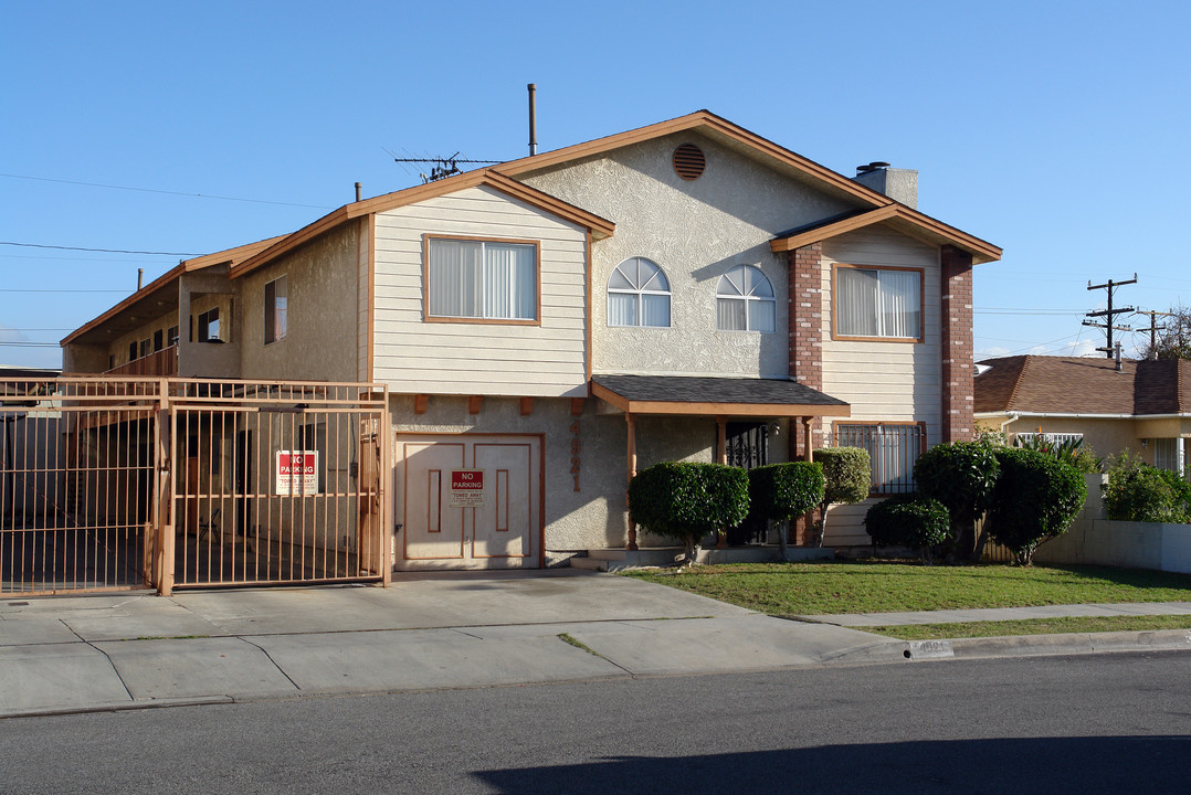 4921 W 117th St in Hawthorne, CA - Building Photo