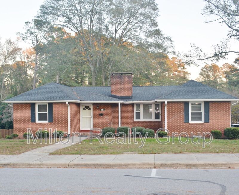 119 S Aiken St in Fuquay Varina, NC - Building Photo