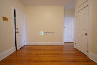 1216 Commonwealth Ave in Boston, MA - Building Photo - Building Photo