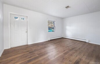 55 Old Middletown Rd in Nanuet, NY - Building Photo - Building Photo