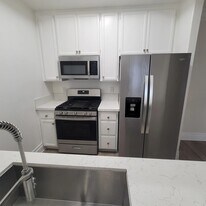 2669 S Barrington Ave in Los Angeles, CA - Building Photo