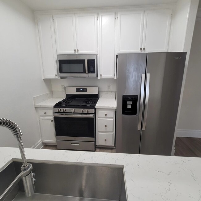 2669 S Barrington Ave