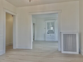 5 Magnus Ave, Unit 2 in Somerville, MA - Building Photo - Building Photo