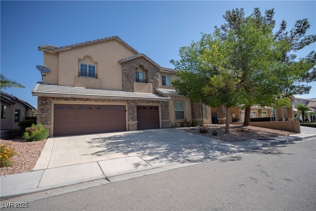 9660 Drayton Ave in Las Vegas, NV - Building Photo