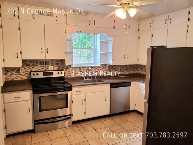 702 N George Mason Dr in Arlington, VA - Building Photo - Building Photo