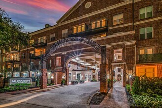 La Maison River Oaks in Houston, TX - Foto de edificio - Building Photo