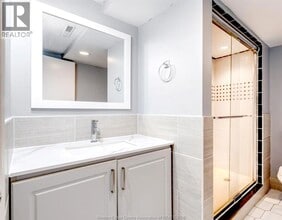232 Patrice Dr in Windsor, ON - Foto de edificio - Building Photo