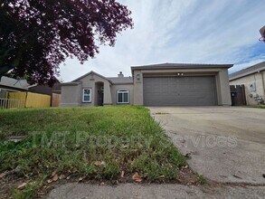 2234 Wall St in Stockton, CA - Building Photo - Building Photo