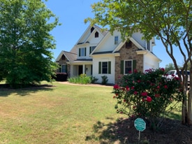 2117 W Wellsgate Dr in Oxford, MS - Building Photo