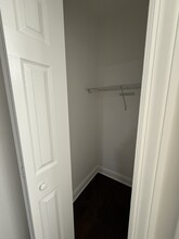 2113 W Giddings St, Unit 2131-g in Chicago, IL - Building Photo - Building Photo
