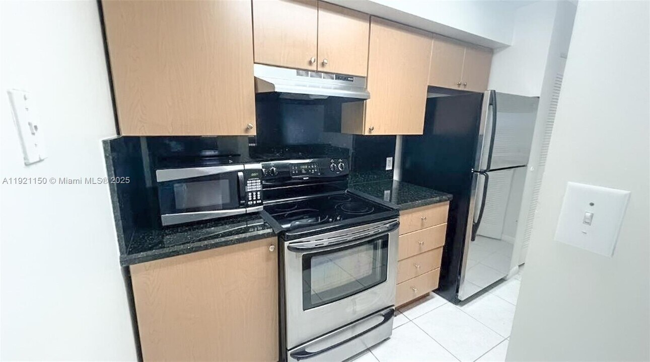 630 S Park Rd in Hollywood, FL - Building Photo