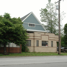 4237 St Clair Ave in Cleveland, OH - Building Photo - Building Photo