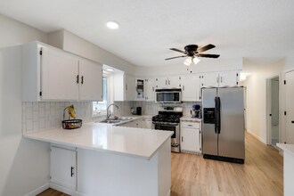19927 Hillside Dr in Rogers, MN - Building Photo - Building Photo