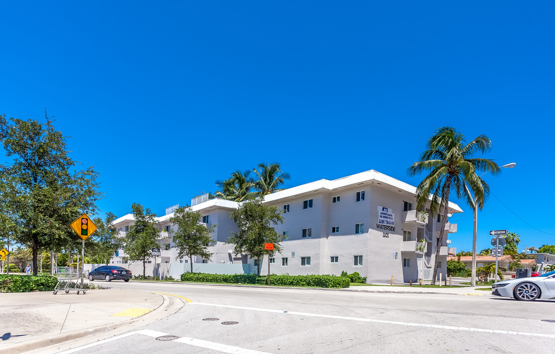 Waterside Apartments in Miami, FL - Foto de edificio