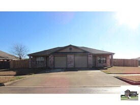 5402 Lauren Lea Dr in Killeen, TX - Building Photo