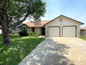 1008 Cresswell Dr in Pflugerville, TX - Building Photo - Building Photo