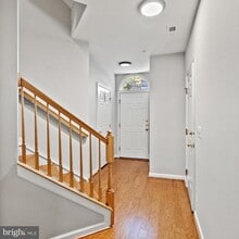 5006 Grimm Dr in Alexandria, VA - Building Photo - Building Photo