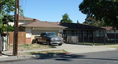 1863-1867 Robin Ln in Concord, CA - Foto de edificio - Building Photo