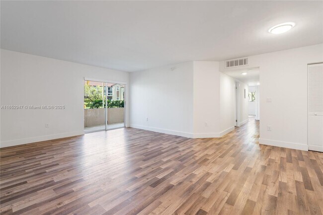 4780 NW 102nd Ave in Doral, FL - Building Photo - Building Photo