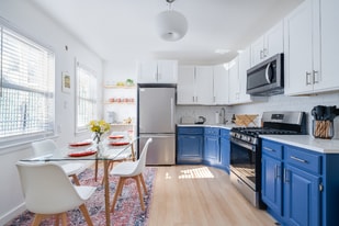 12 W 52nd St in Bayonne, NJ - Building Photo