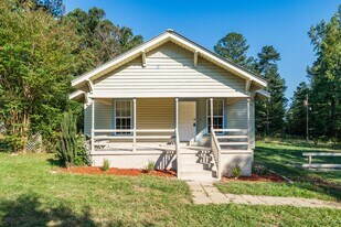 2363 Florida Rd in Pell City, AL - Building Photo