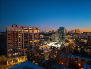 2233 Peachtree Rd in Atlanta, GA - Building Photo - Building Photo