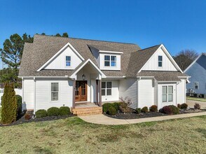 654 Christian Light Rd in Fuquay Varina, NC - Building Photo - Building Photo