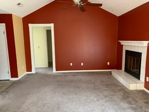 1329 Forest Lake Dr in Hinesville, GA - Building Photo - Building Photo