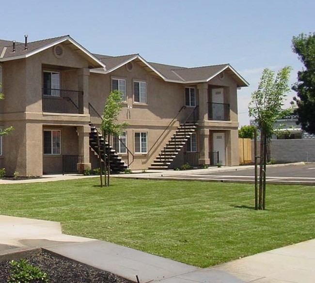 Midway Apartments in Madera, CA - Building Photo - Building Photo