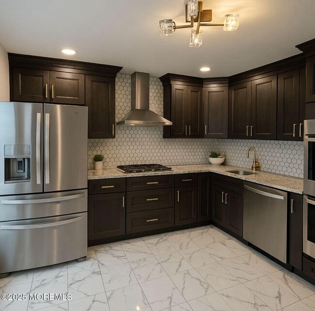 7 Tiger Lilly Ct in Sayreville, NJ - Building Photo - Building Photo
