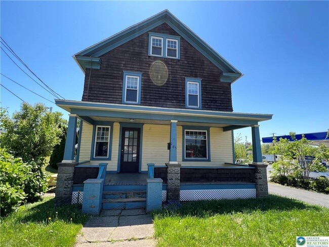 165 E Brown St in East Stroudsburg, PA - Building Photo - Building Photo