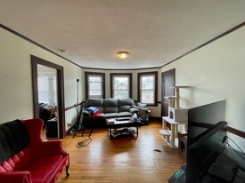 58 Brock St, Unit 3 Apartamentos