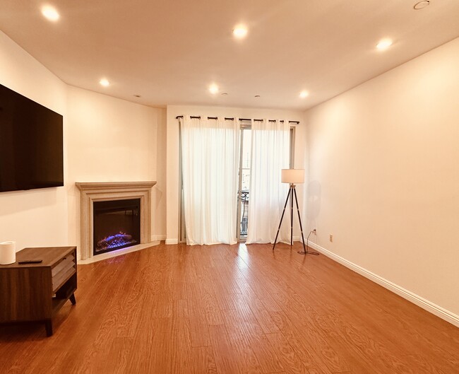 property at 5303 Satsuma Ave