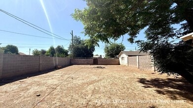 5547 W Gardenia Ave in Glendale, AZ - Building Photo - Building Photo