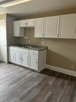 115 W Main St in Newcomerstown, OH - Building Photo